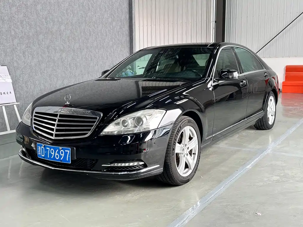 Mercedes-Benz S-Class 2011
