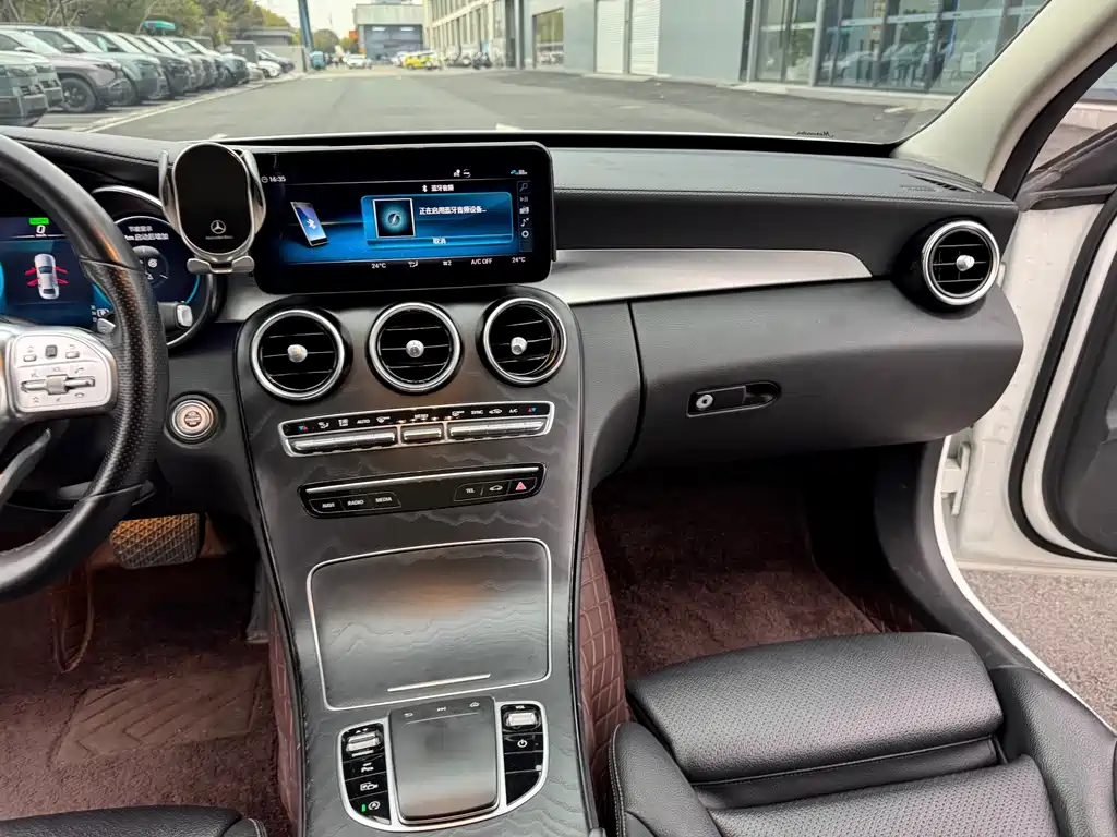 Mercedes-Benz C-Class — миниатюра 7