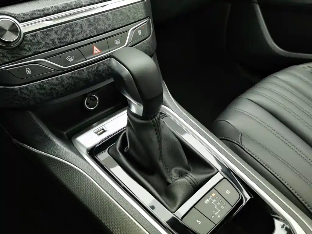 Peugeot 408 — миниатюра 13
