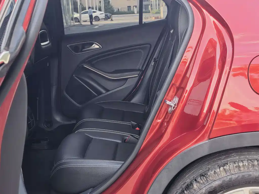 Mercedes-Benz GLA — миниатюра 11