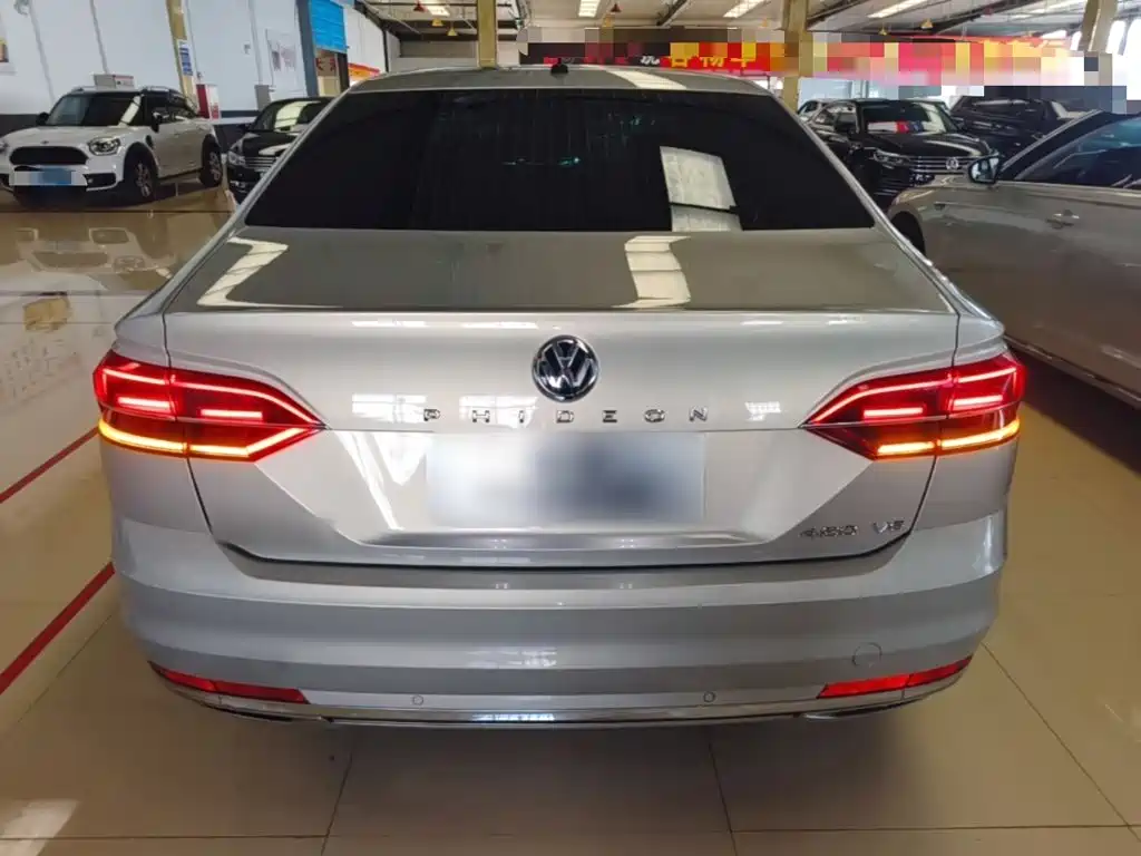 Volkswagen Phideon — миниатюра 6