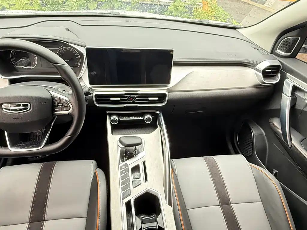 Geely Binyue — миниатюра 17