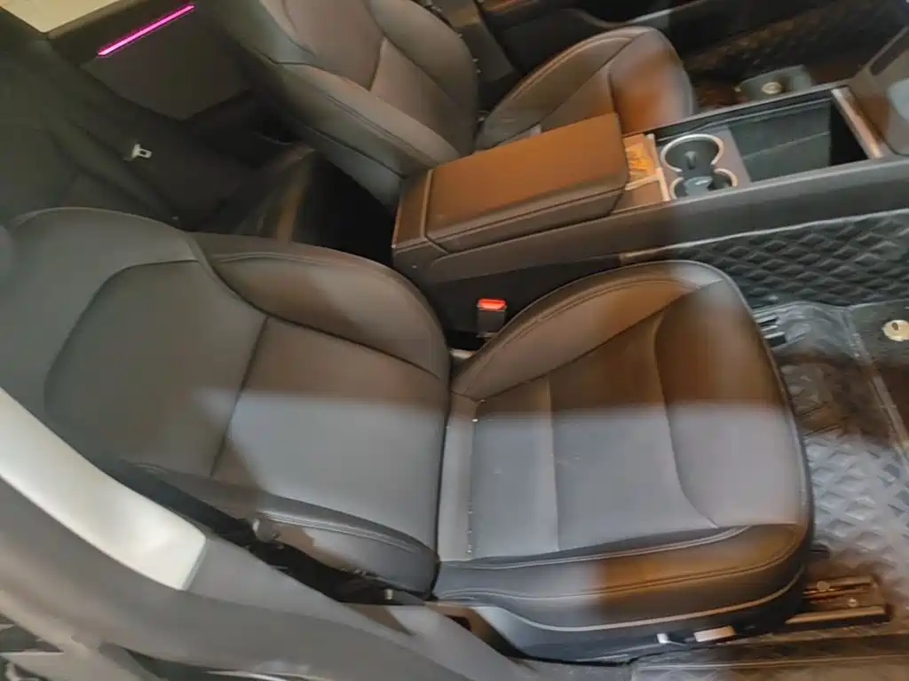 Tesla Model 3 — миниатюра 25