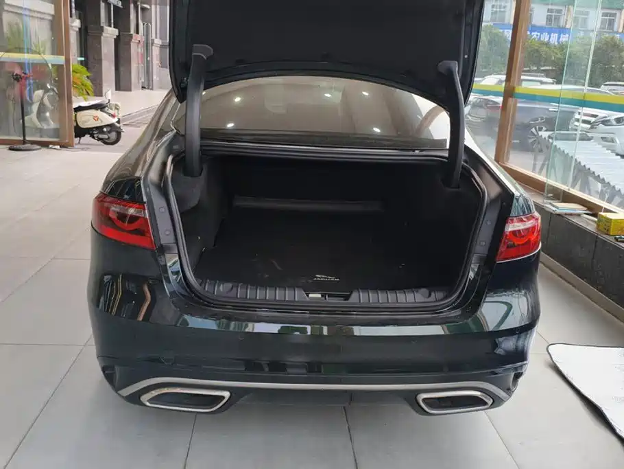 Jaguar XFL — миниатюра 4