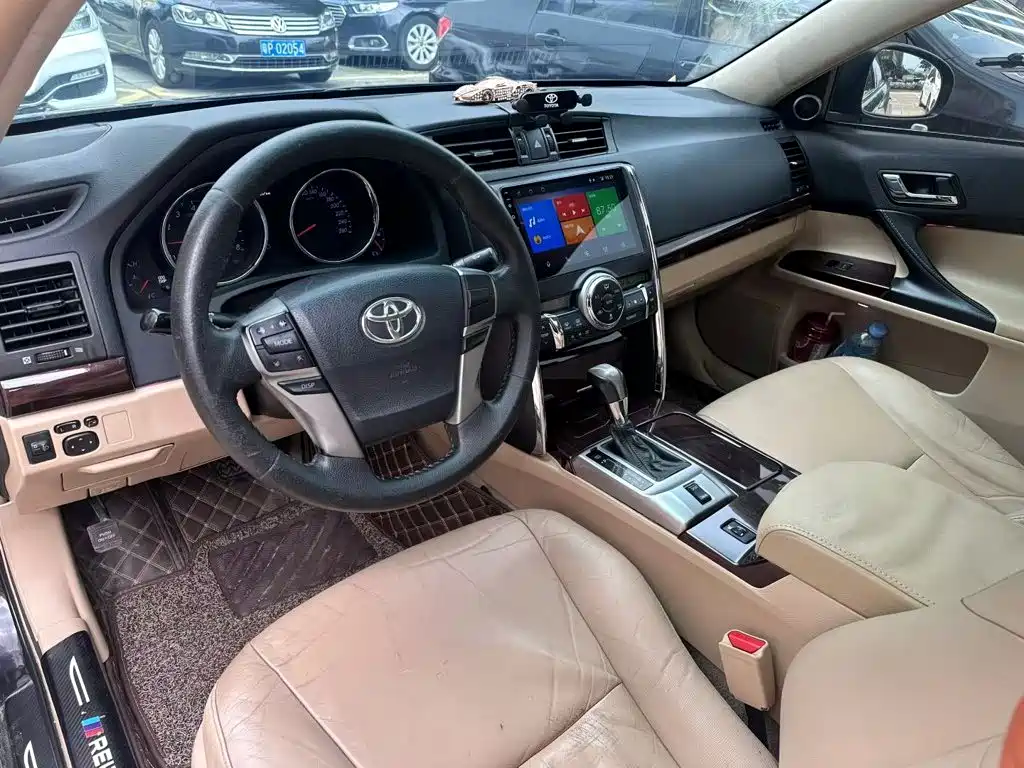 Toyota Reiz — миниатюра 4