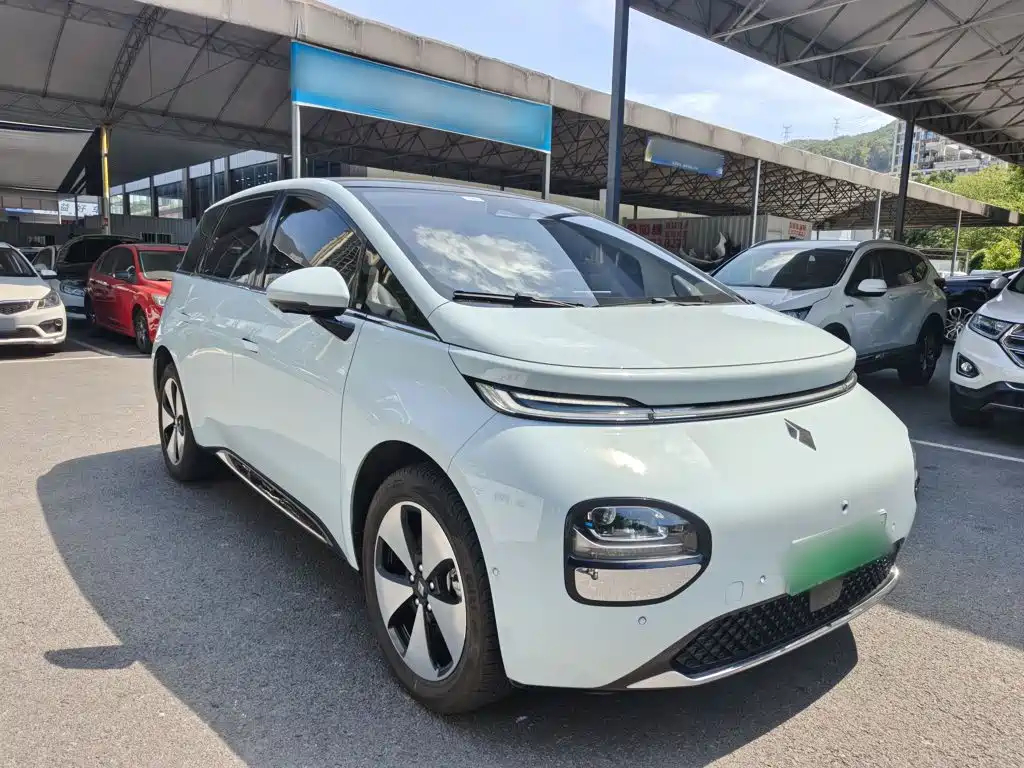Baojun Yunduo — миниатюра 4