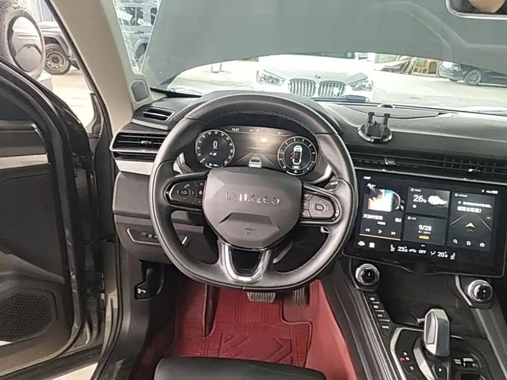 Lynk & Co 01 — миниатюра 11