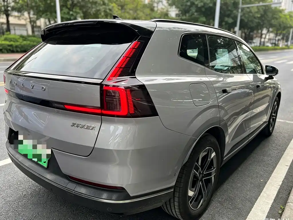 Volvo XC70 PHEV — миниатюра 14