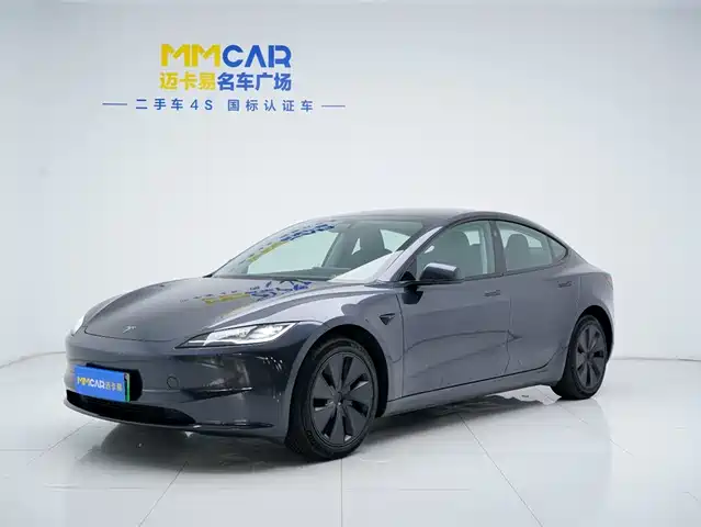 TESLA MODEL 3 2024