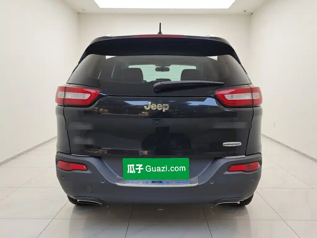 Jeep Cherokee — миниатюра 3