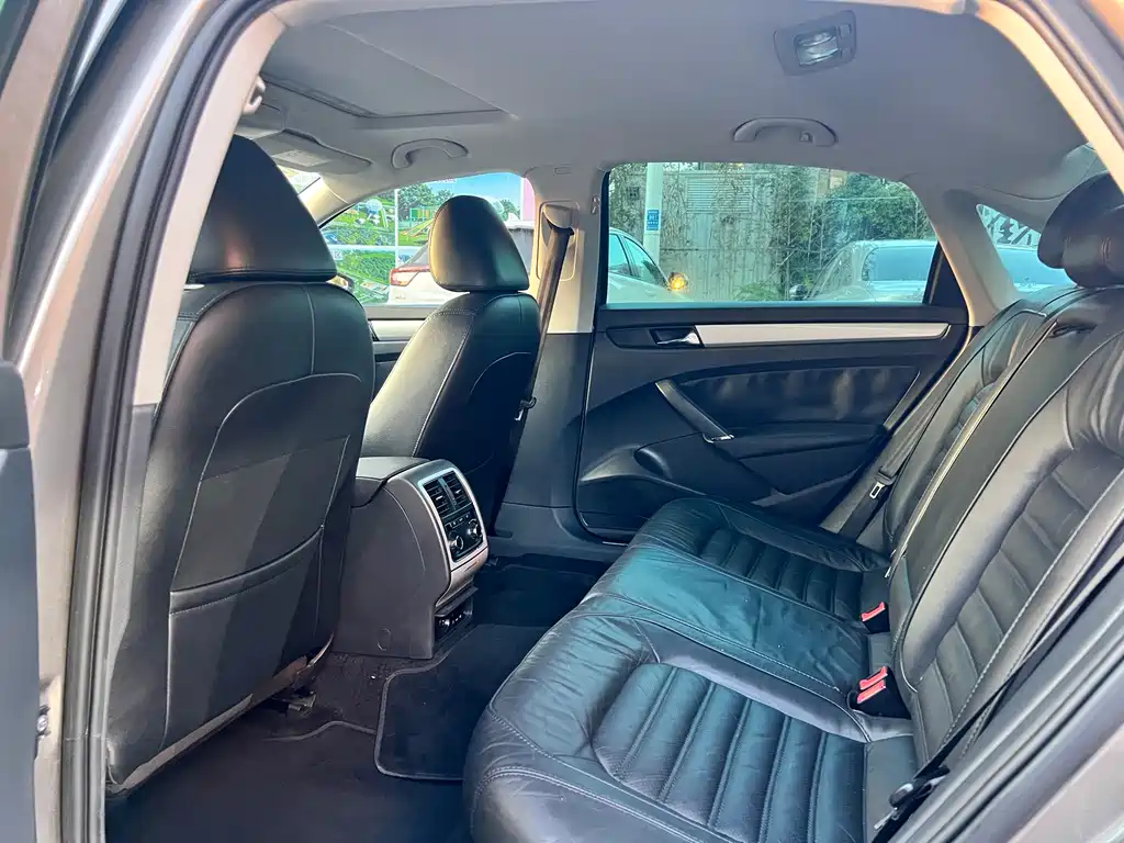 Volkswagen Passat — миниатюра 8