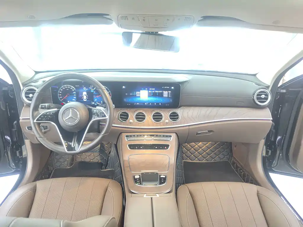 Mercedes-Benz E-Class — миниатюра 11