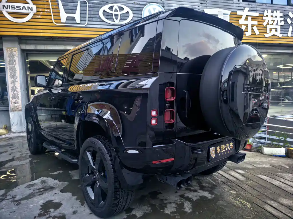 Land Rover Defender — миниатюра 4