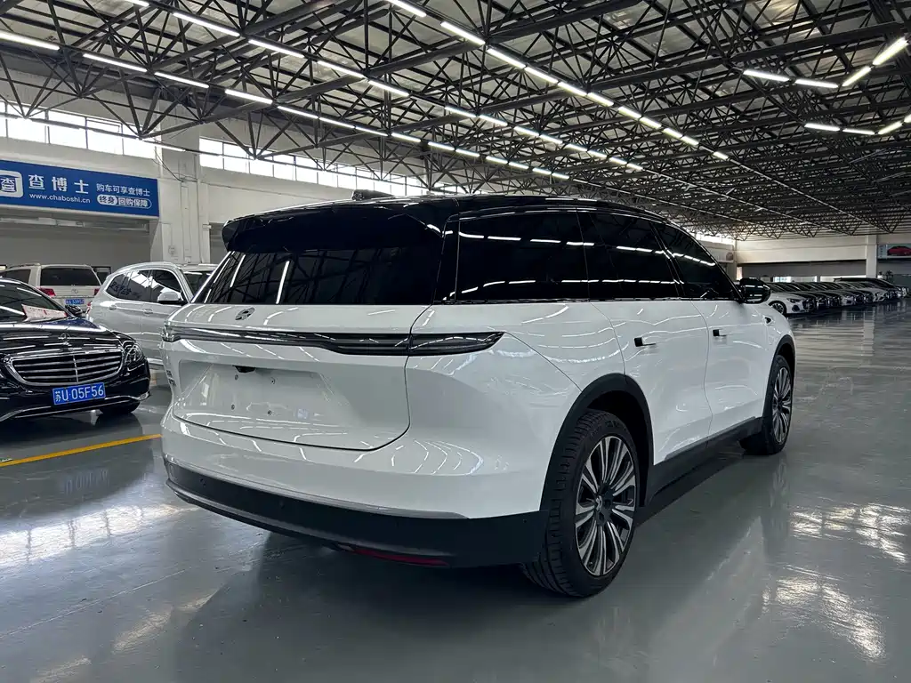 NIO ES8 — миниатюра 12