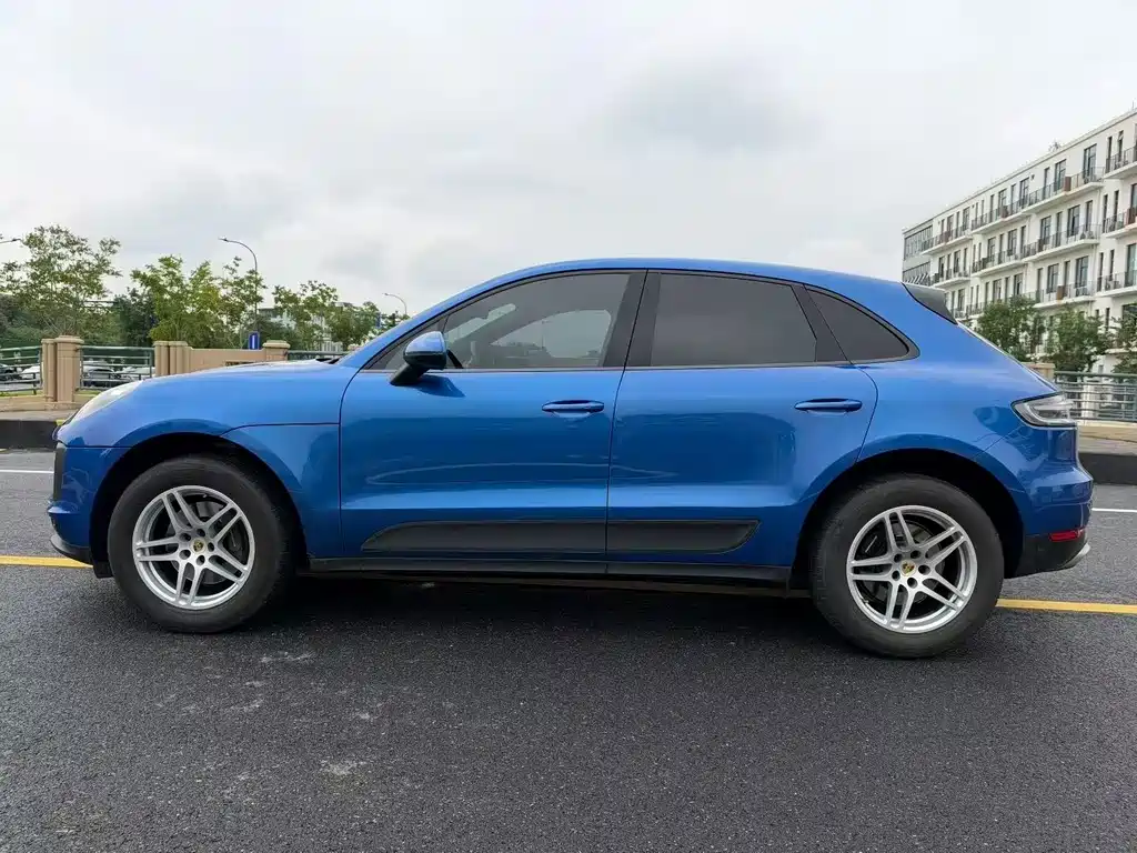 Porsche Macan — миниатюра 7