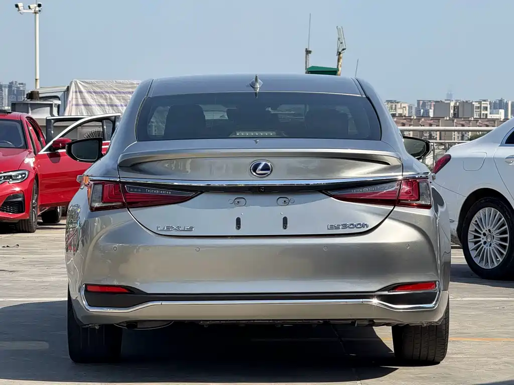 Lexus ES — миниатюра 4