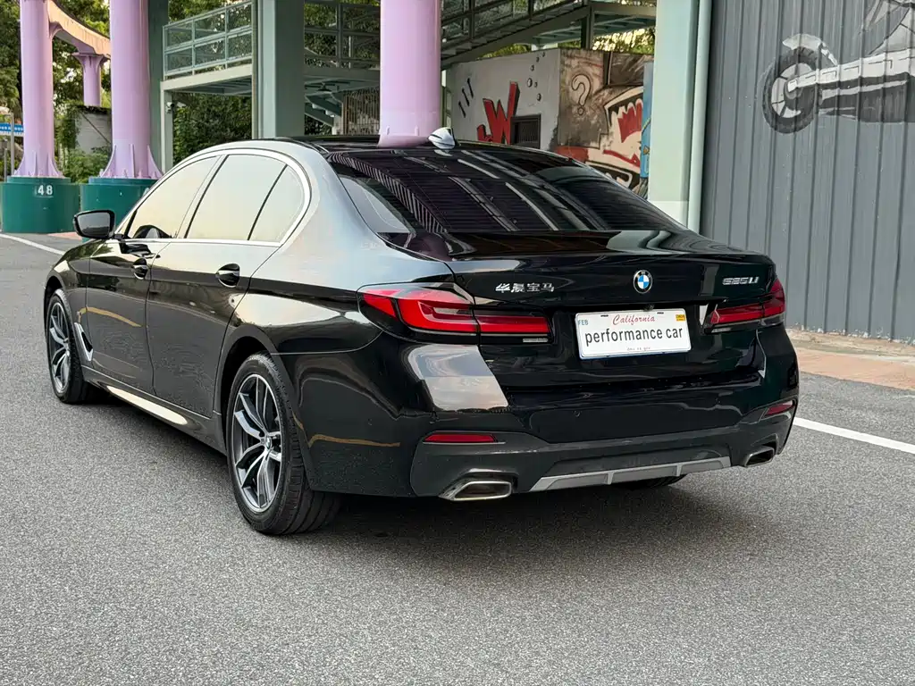 BMW 5 Series — миниатюра 9