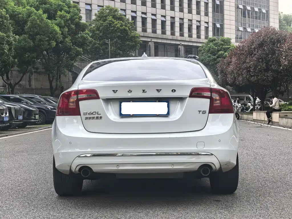 Volvo S60 — миниатюра 5