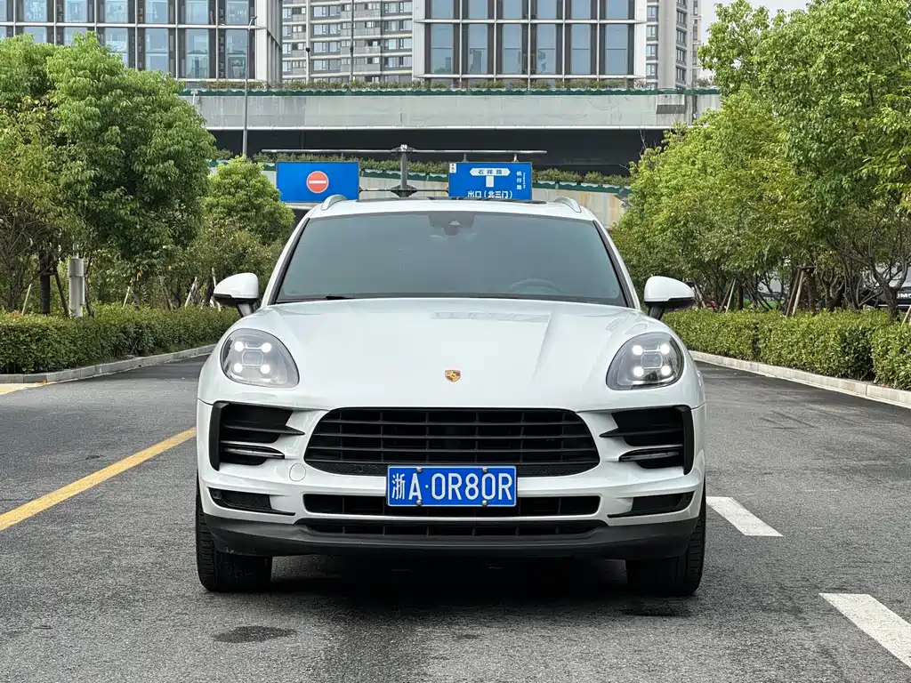 Porsche Macan — миниатюра 2