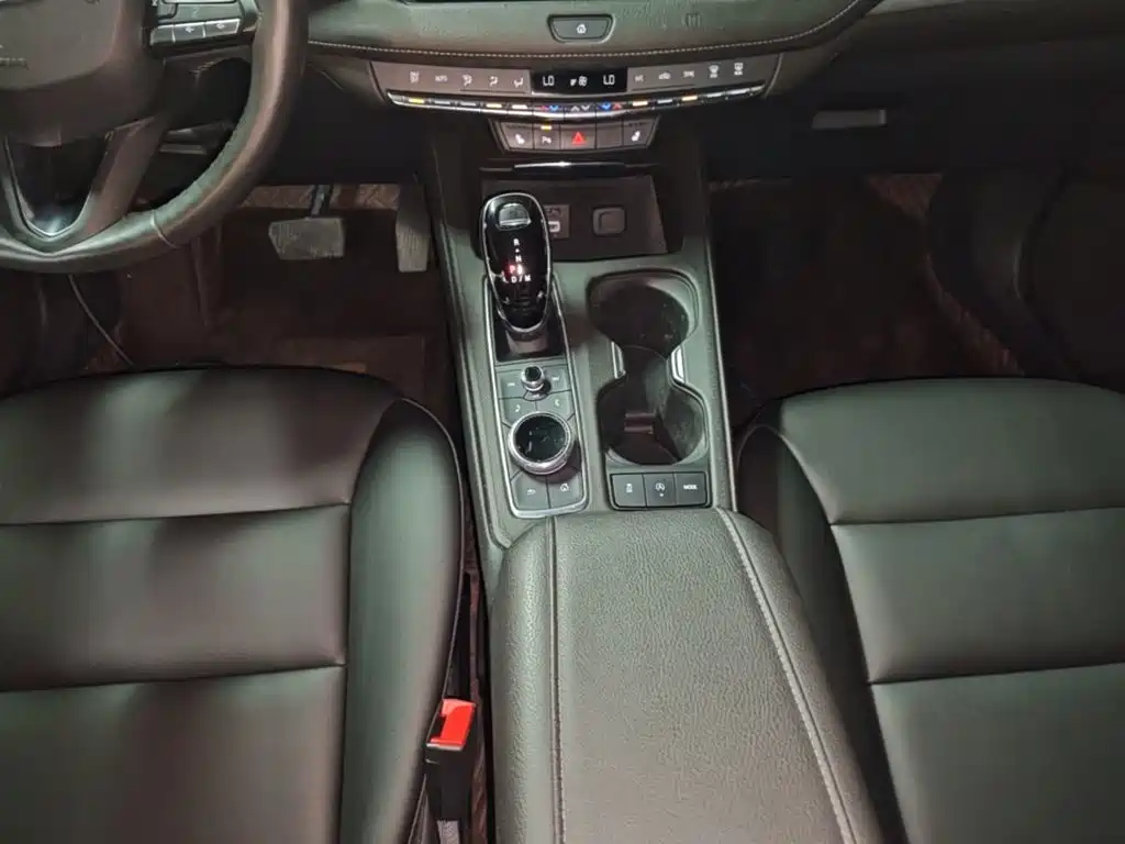 Cadillac XT4 — миниатюра 14