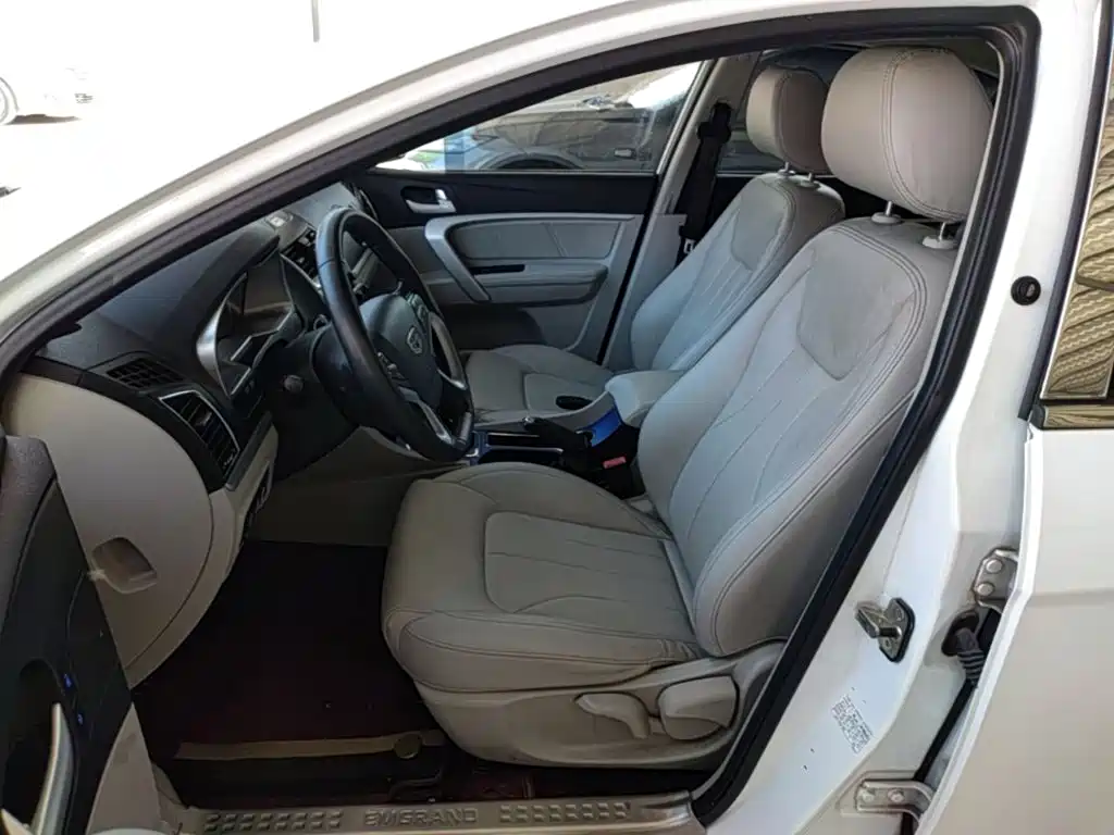 Geely Emgrand — миниатюра 15