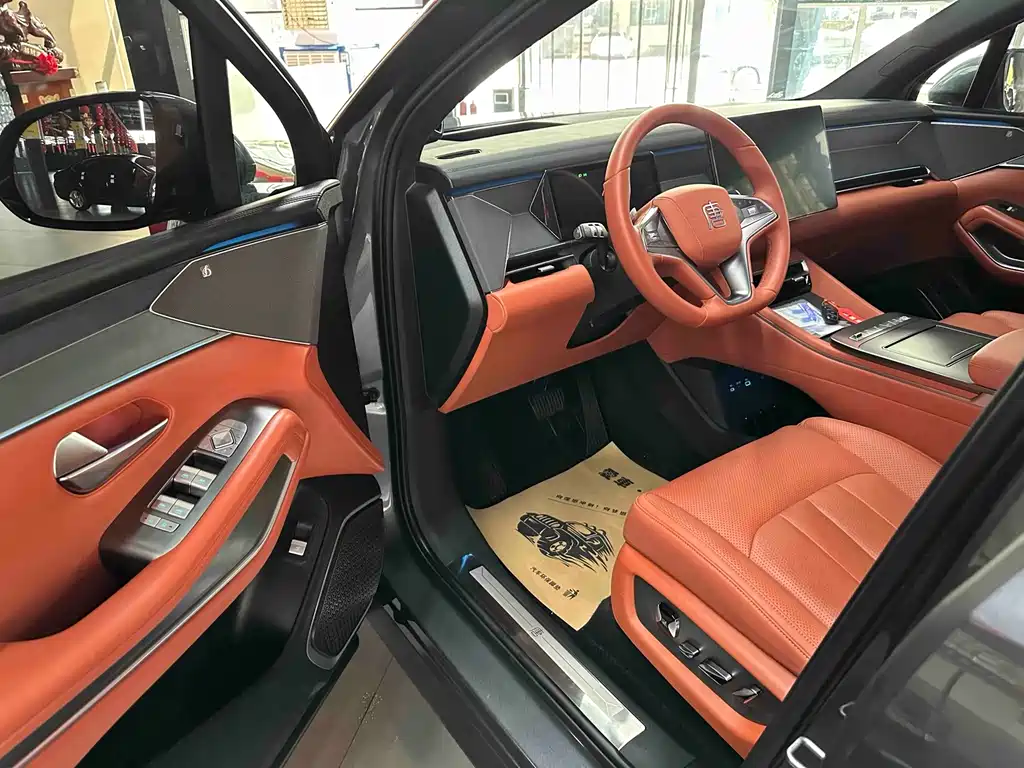 BYD Tang L - фото 4