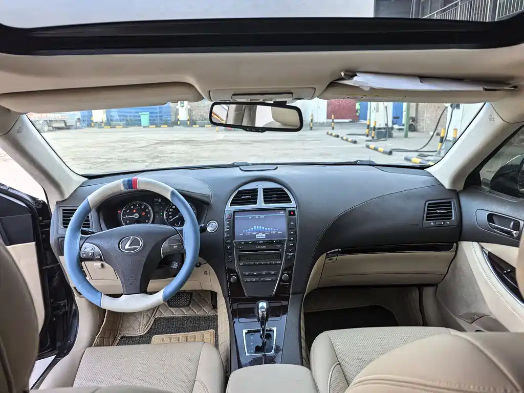 Lexus ES 2012 240