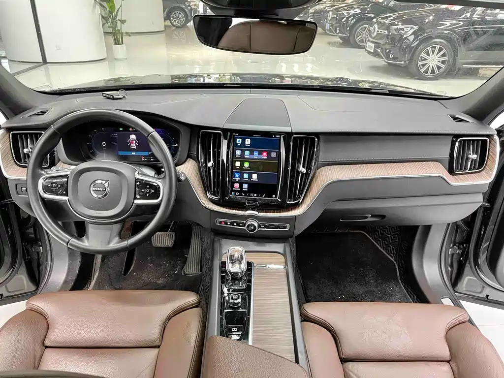 VOLVO XC60 PLUG IN HYBRID