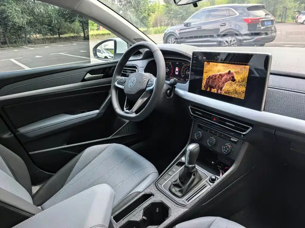 Volkswagen Lavida — миниатюра 4