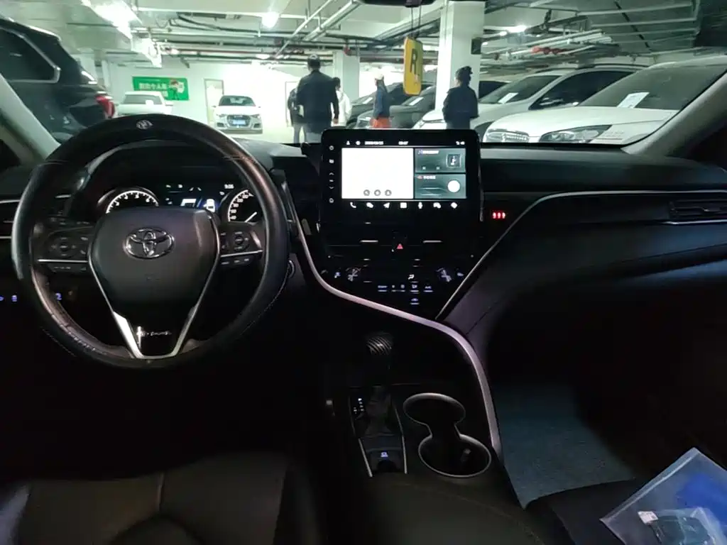 Toyota Camry — миниатюра 11
