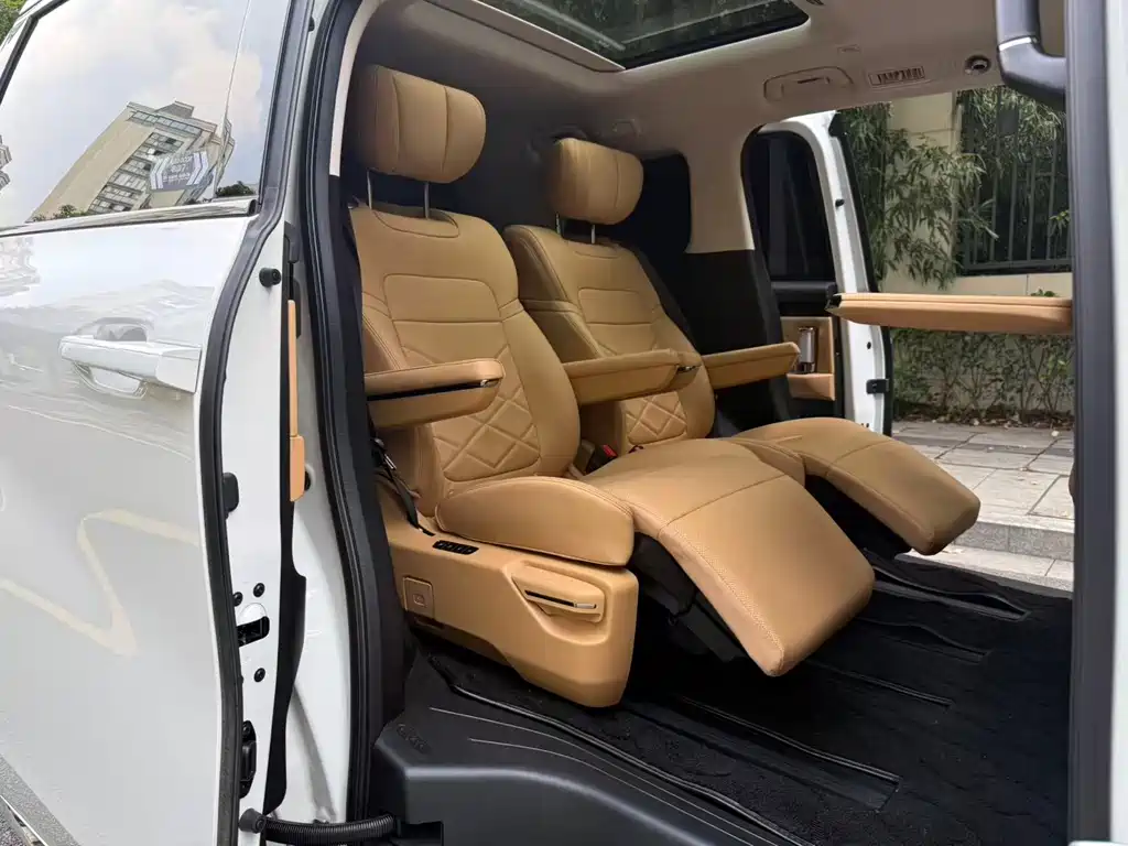 GAC Motor Trumpchi E8 PHEV — миниатюра 5