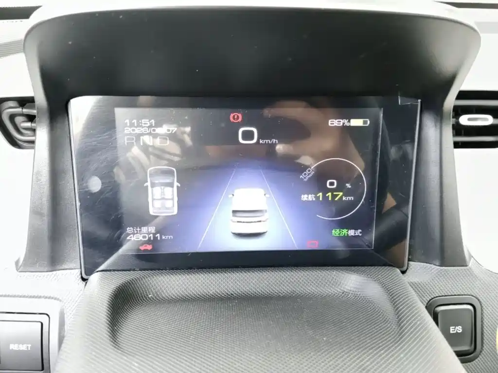 Wuling MINIEV — миниатюра 12