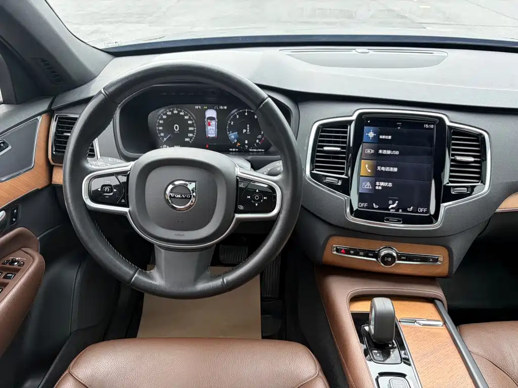 Volvo XC90 — миниатюра 10