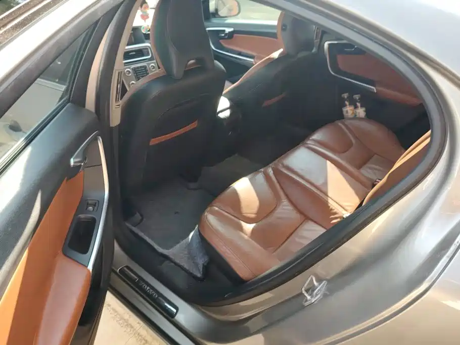 Volvo S60 — миниатюра 10
