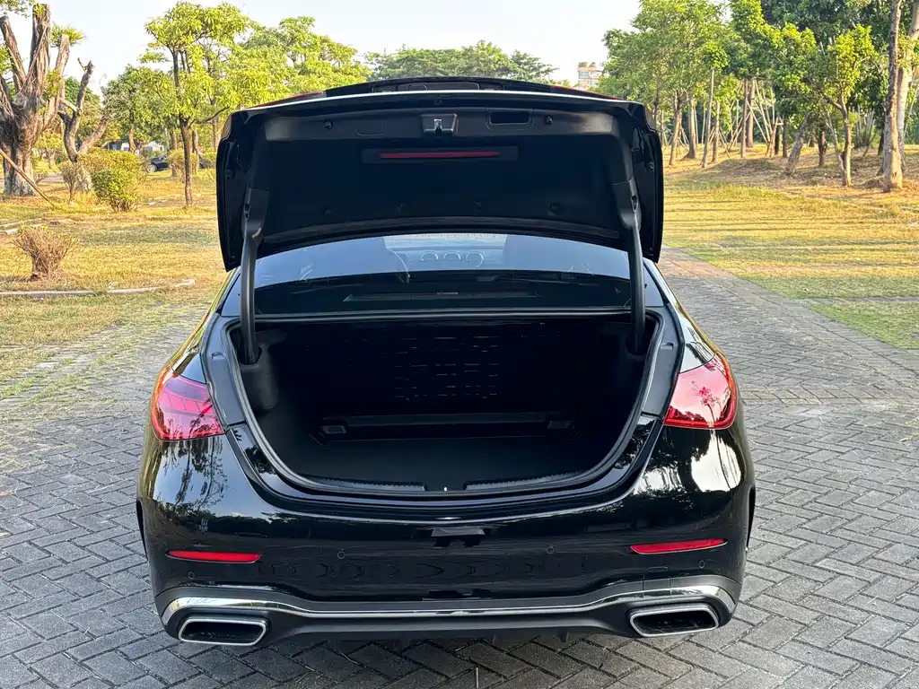 Mercedes-Benz C-Class — миниатюра 15
