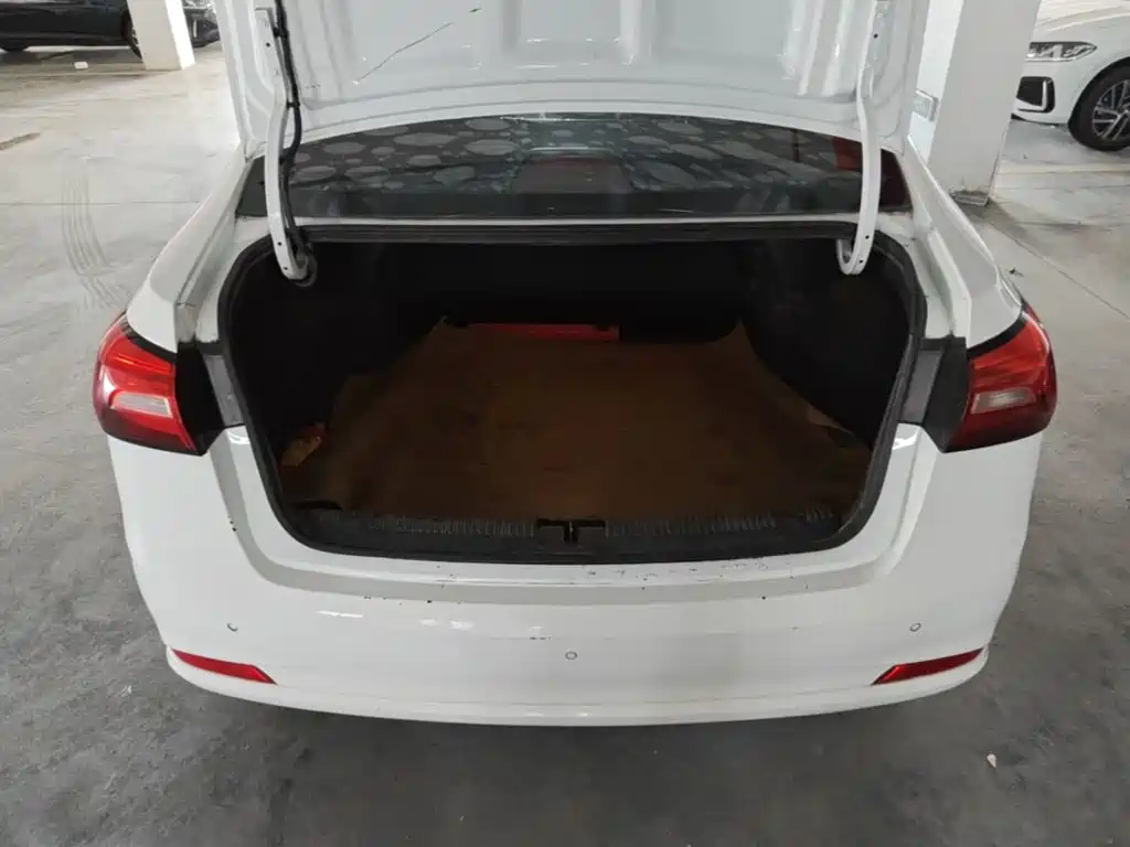Roewe 360 — миниатюра 19