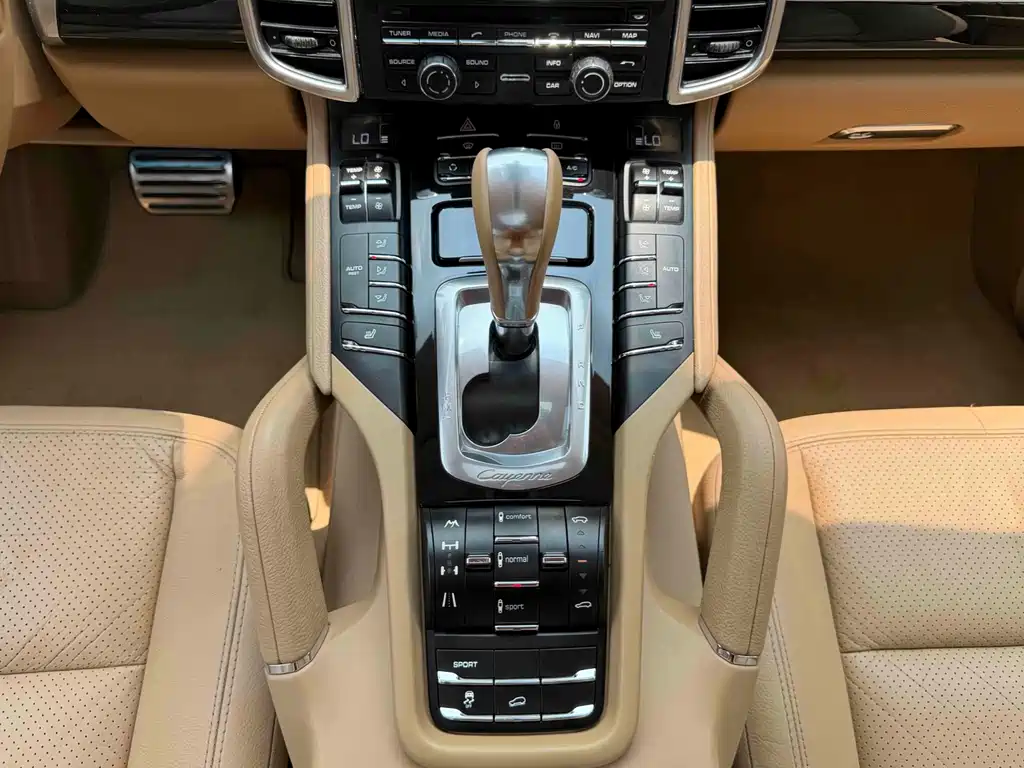 Porsche Cayenne — миниатюра 22