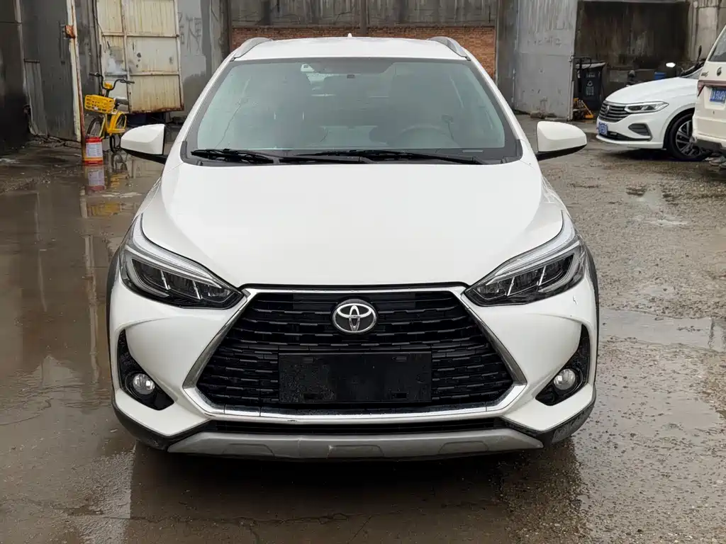 Toyota Yaris L — миниатюра 2