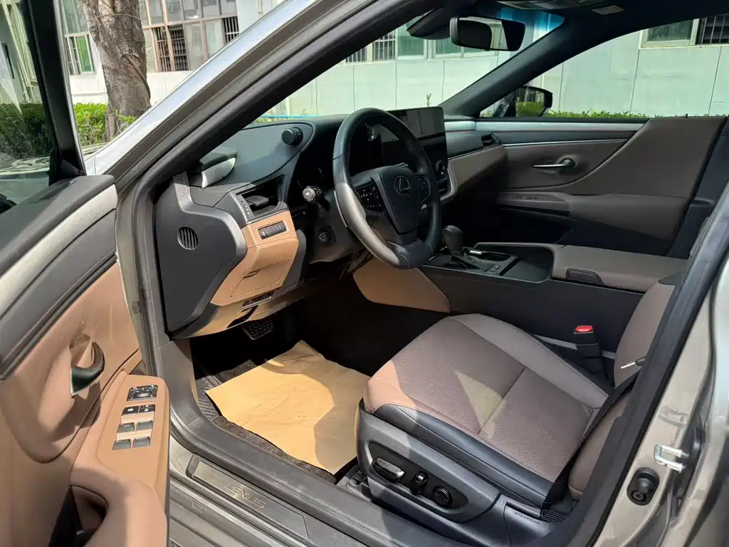 Lexus ES — миниатюра 4