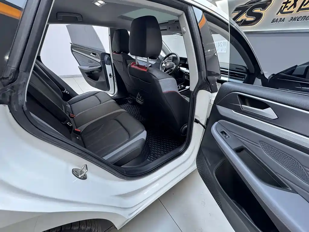 Volkswagen Lamando — миниатюра 10