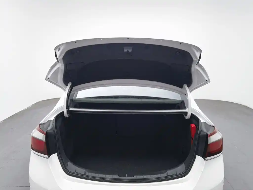 Chevrolet Cruze — миниатюра 16
