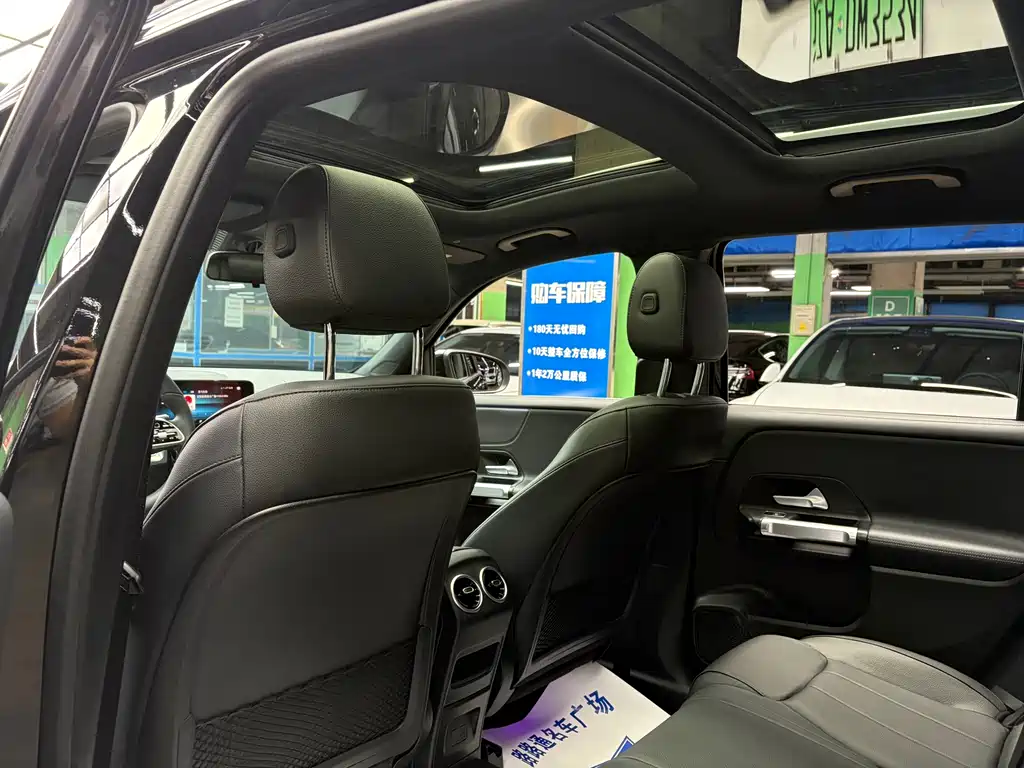 Mercedes-Benz GLB — миниатюра 9
