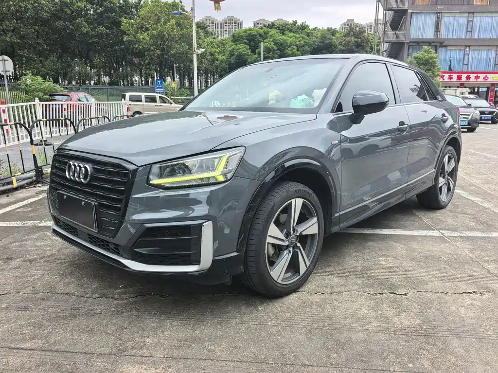 Audi Q2L