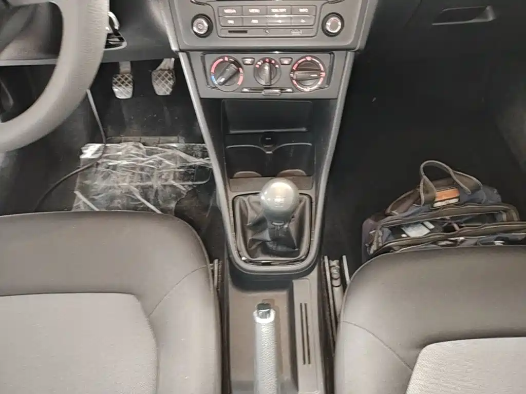 Volkswagen Jetta — миниатюра 14