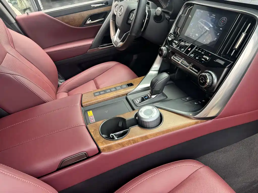 Lexus LX — миниатюра 12