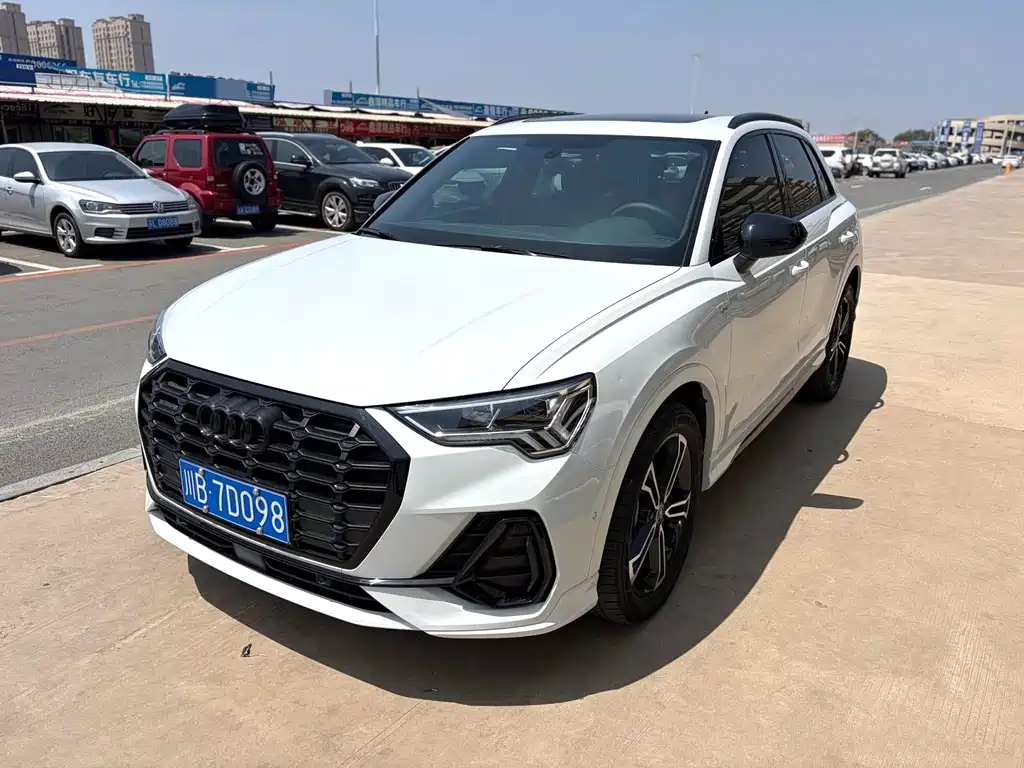 Купить Audi Q3