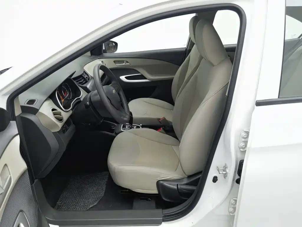 Chevrolet Sail — миниатюра 10