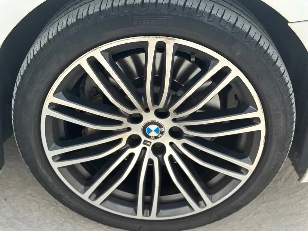 BMW 5 Series — миниатюра 22