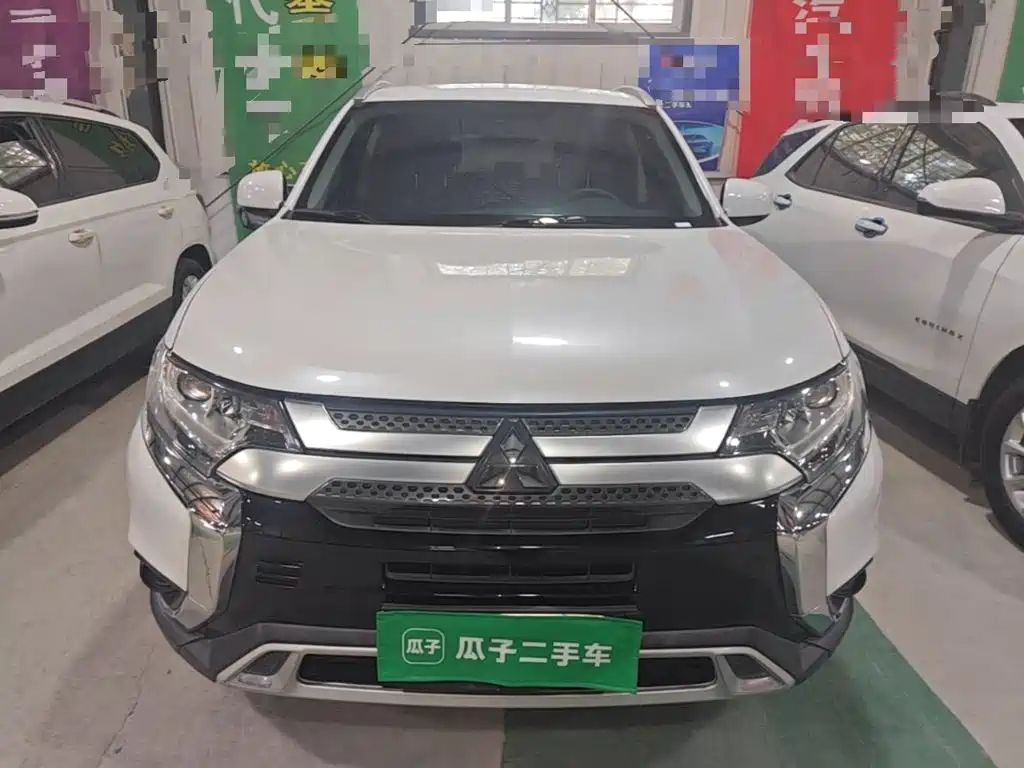 Mitsubishi Outlander — миниатюра 3