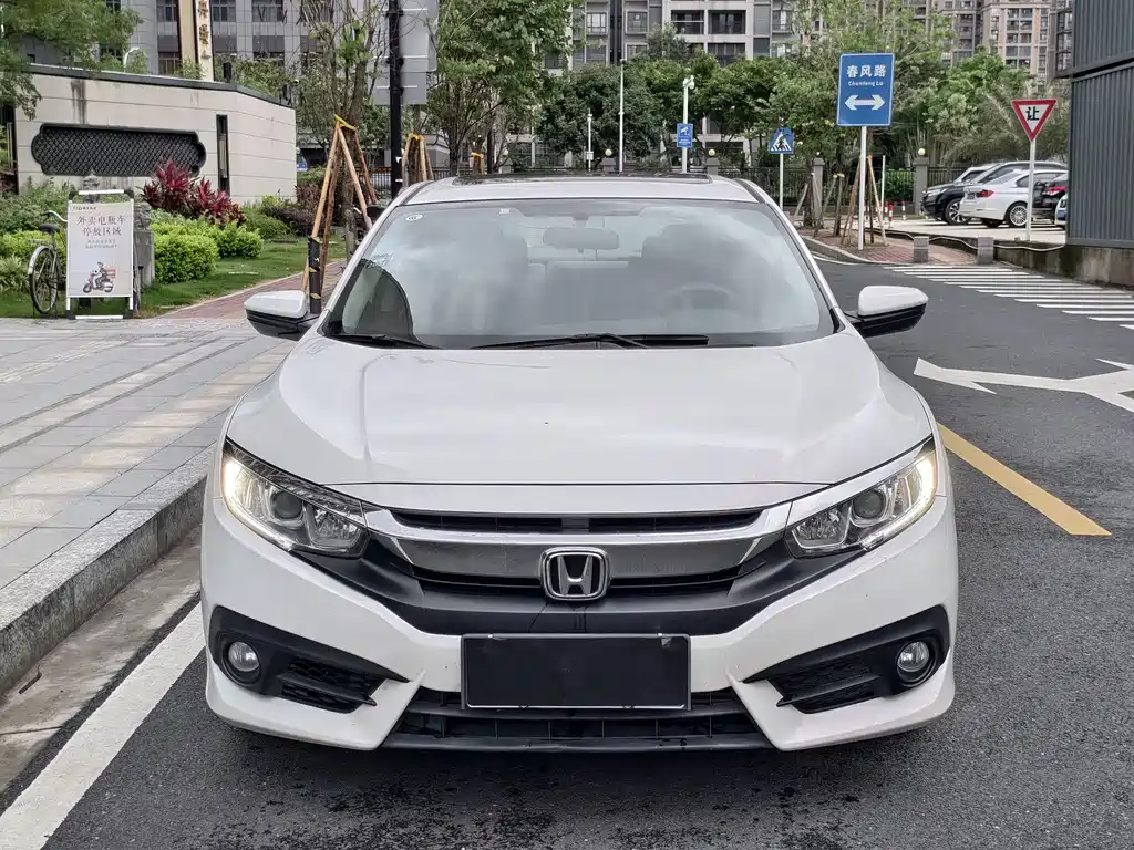 Honda Civic 2016 220TURBO CVT Luxury